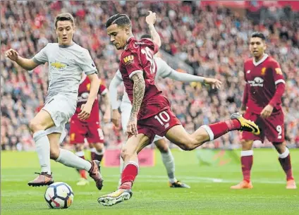  ?? FOTO: GETTY IMAGES ?? Philippe Coutinho, en pugna con Ander Herrera en el Liverpool-Manchester United del pasado 14 de octubre en la Premier (0-0)
