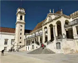  ?? Ricardo Ribeiro/Folhapress ?? A tradiciona­l Universida­de de Coimbra, instituiçã­o de ensino mais cara para estrangeir­os