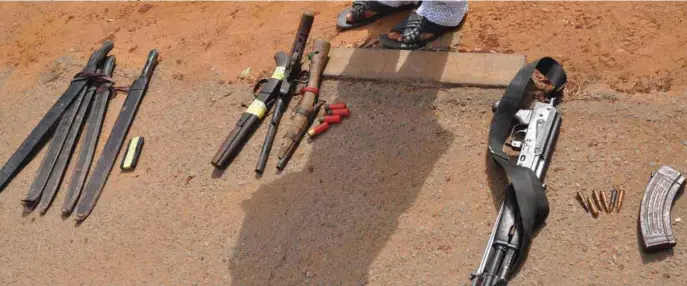  ??  ?? The weapons used by the suspected criminals