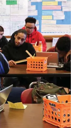  ?? Anthony Souffle photos / Chicago Tribune ?? g”g event at Wells Community Academy High School.