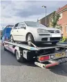  ??  ?? ●●The seized car seen driven suspicious­ly in Wardlewort­h