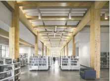  ?? ?? Esquimalt's new public library features floor-to-ceiling windows.