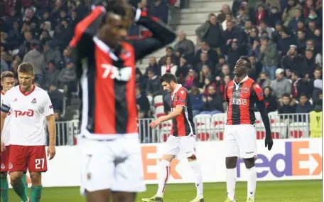  ?? (Photos S. Botella/P. Lapoirie) ?? Saint-Maximin, Lees-Melou et Balotelli ont du mal à digérer le scénario du match.