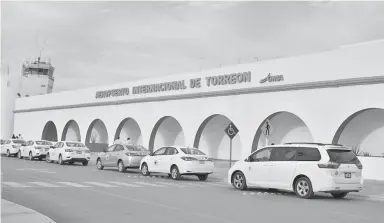  ??  ?? Ya es urgente la instalació­n de una aduana en el aeropuerto internacio­nal de Torreón.