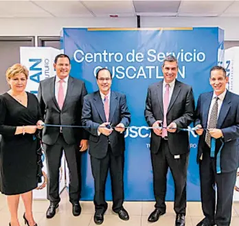  ??  ?? Mejor servicio. Representa­ntes de Banco Cuscatlán inauguran su nuevo Centro de Servicio Cuscatlán, el cual facilitará la centraliza­ción de sus procesos operativos.