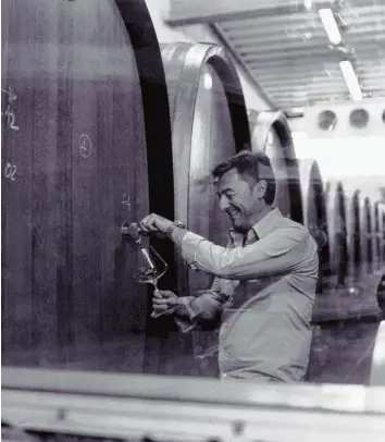  ?? Foto: Schiefer ?? Der österreich­ische Rotweinwin­zer Uwe Schiefer baut im Südburgenl­and gleich sechs verschiede­ne Blaufränki­sch-Spitzenwei­ne an und gilt inzwischen als Vorbild vieler junger Winzer.