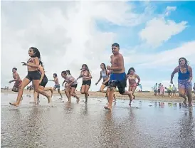  ?? ?? Emoción. La primera vez de varios chicos en Villa Gesell.