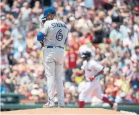  ?? STEVEN SENNE/THE ASSOCIATED PRESS ?? Xander Bogaerts, Saturday’s walk-off hero, rounds the bases after a first-inning homer off Blue Jay Marcus Stroman Sunday.