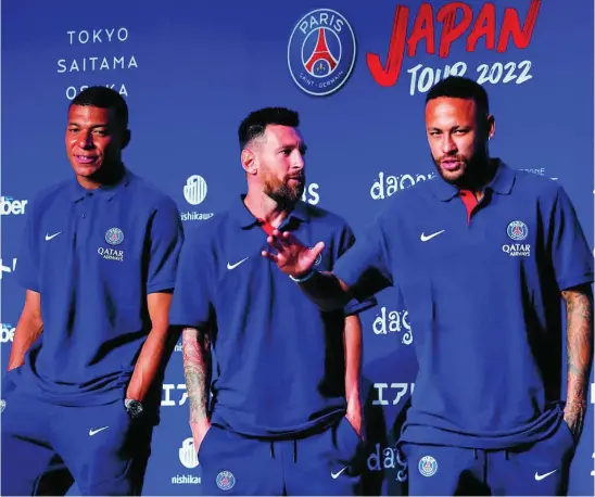  ?? REUTERS ?? Mbappé, Messi y Neymar, en la reciente gira del PSG