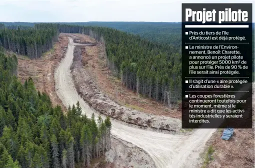  ?? PHOTO COURTOISIE, SNAP-QUÉBEC ?? Le biologiste Alain Branchaud a photograph­ié des coupes à blanc sur l’île d’Anticosti. l’été dernier et il soutient que ces activités ne sont pas compatible­s avec un statut d’aire protégée.