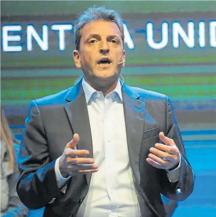  ??  ?? Líder del Frente Renovador. Sergio Massa debe decidir si acepta reunirse con Cristina Kirchner.