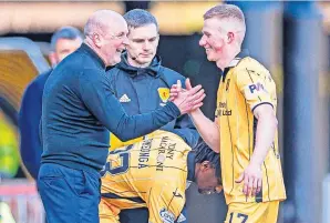  ?? ?? Practise makes perfect
Livi boss David Martindale hails goalscorer Stephen Kelly