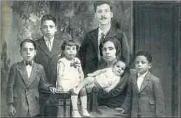  ?? . ?? L’Alfonsico (a l’esquerra), amb els pares i germans, als anys 20