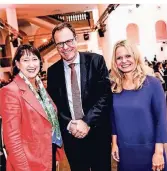  ??  ?? Hildegard Müller (Innogy), Stephan Keller (Stadtdirek­tor Köln) und Angela Erwin (CDU) (v.l.)