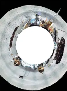  ??  ?? Chang’e4. La imagen en 360 grados de la cara oculta de la Luna. CNs