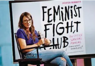  ??  ?? Jessica Bennett a NewYork alla presentazi­one del suo libro “Feminist Fight Club”.