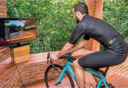  ?? FOTO ?? El ciclismo virtual adquirió importanci­a en medio de la cuarentena, y los Miércoles de Clásico sirven como alternativ­a para hacer deporte y encontrar deleite.