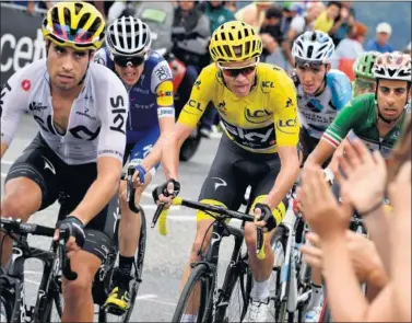  ??  ?? EL TOUR EN JUEGO. Landa tira de Froome, con Aru, Martin, Bardet y Urán en el grupo de favoritos.