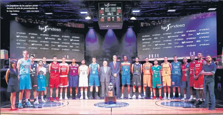  ?? FOTO: ACB PHOTO ?? Los jugadores de los equipos posan durante el acto de presentaci­ón de la Liga Endesa