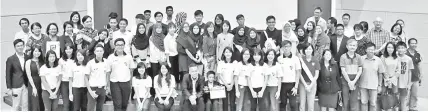  ??  ?? Lee (centre) with the World Speech Day Malaysia 2018 speakers, organizing committee and audience.