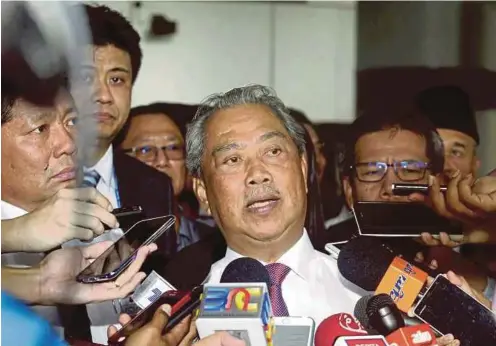  ?? PIC BY HAIRUL ANUAR RAHIM ?? Home Minister Tan Sri Muhyiddin Yassin at a press conference in Johor Baru yesterday.