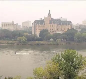  ?? KAYLE NEIS ?? Downtown Saskatoon appeared under a smoky haze Wednesday due to B.C. forest fires.