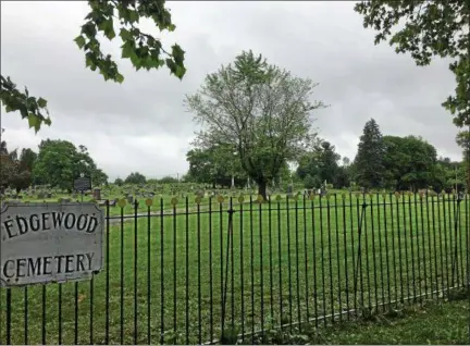  ?? MONICA SAGER — DIGITAL FIRST MEDIA ?? Edgewood Cemetery holds a lot of history that its new owner hopes to share with the Pottstown community.