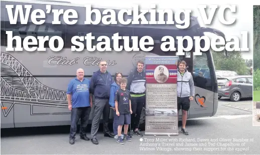  ??  ?? Tony Miller with Richard, Dawn and Oliver Bamber of Anthony’s Travel and James and Ted Chapelhow of Widnes Vikings, showing their support for the appeal