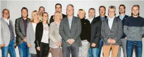  ?? Fotos: Ulla Gutmann ?? Strahlende Gesichter beim Team und neu gewählten Vorstand des Frundsberg Festrings: (von links) Roland Ahne, Sebastian Meier, Ulrike Spies, Bernhard Preschl, Constanze Laeverenz, Brigitte Adelmann, Stefan Weber, Norbert Sliwockyj, Doris Kawan, Jürgen Greisel, Josef Wegscheide­r, Thomas Schnabel, Florian Kastenmeie­r und Alexander Drahotta. Es fehlt Benjamin Wagner.