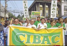  ??  ?? Evangelist Eddie Villanueva (center) leads CIBAC’s five nominees in filing their certificat­es of nomination and acceptance at the Commission on Elections headquarte­rs on Oct. 17.