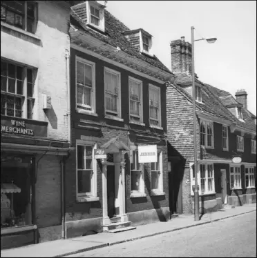  ?? ?? 1963 - Businesses such as Fendalls wine merchants, Jenner's builders and Harrison Clague architect existed on the opposite side of the road