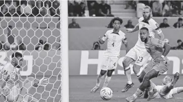  ?? FOTO: AFP ?? Memphis Depay abrió el marcador por Países Bajos.