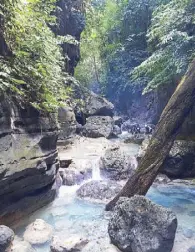  ??  ?? Moments of clarity: Photos don’t quite do justice to just how beautiful the place was: thick foliage, an undulating terrain and fresh, clear water.