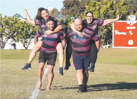  ?? Picture: Glenn Hampson ?? Sharna and Richard Kingi take on Sarah Weston and Tereina McLean in a piggyback race.