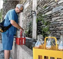  ?? Foto: AFP ?? 125 Kommunen in den Regionen Piemont und Lombardei wurden angesichts der schlimmste­n Dürre, die Norditalie­n seit 70 Jahren heimgesuch­t hat, aufgeforde­rt, Wasser zu rationiere­n.