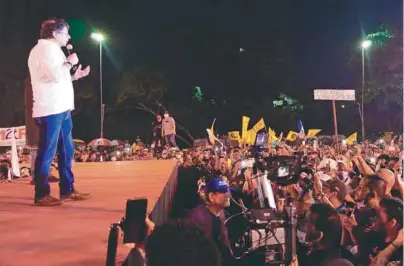  ?? / Archivo Particular ?? Sin ser aún candidato oficial, Petro ya empezó eventos en plazas de ciudades como Barranquil­la o Valledupar.