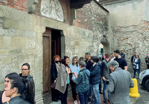  ?? ?? Commozione La messa di commemoraz­ione di Luana D’Orazio si è svolta nella chiesa di Santa Maria a Spedalino Asinelli, frazione di Agliana