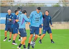  ?? @ARGENTINA ?? EXCELENTE ÁNIMO. Argentina ya está clasificad­a y sus jugadores y DT lo disfrutan.