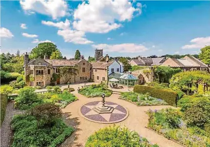  ??  ?? This five-bed house in Clitheroe, Lancashire, is on sale for £4,25 million.