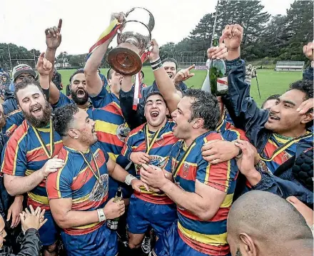  ?? PHOTO: KEVIN STENT/FAIRFAX NZ ?? The Tawa team celebrate with the Jubilee Cup.