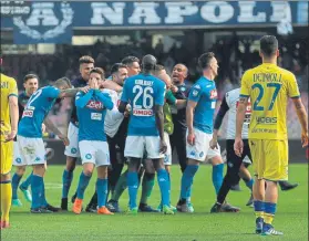  ?? FOTO: EFE ?? El Nápoles celebra la remontada Diawara marcó el tanto en el 93’