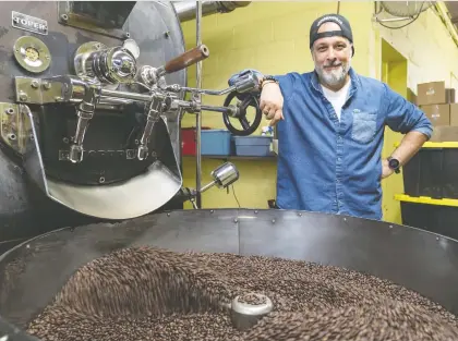  ?? DAVE SIDAWAY ?? Alex Sereno says the independen­t coffee roasting industry is much like the microbrewe­ry industry and deserves to be celebrated.