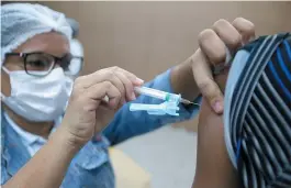 ?? ARISSON MARINHO/ARQUIVO CORREIO* ?? Salvador continua aplicando as três doses da vacina contra a covid-19