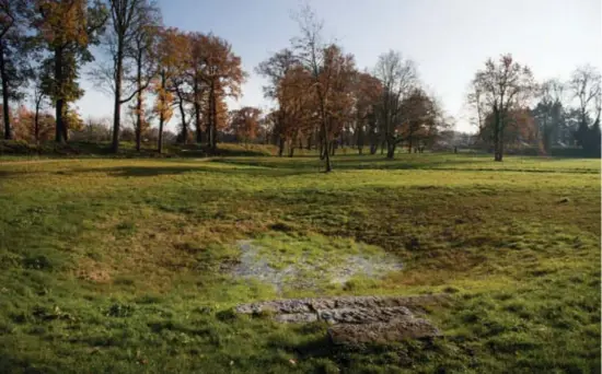  ?? Fred Debrock ?? Al op 92 plaatsen in Vlaanderen zijn maatregele­n genomen om de natuur. In het stadspark van Herentals is een wadi aangelegd.