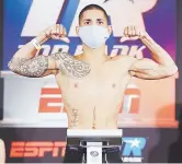  ?? Suministra­da / Top Rank / Mikey Williams ?? POR ESPN. La cartelera, primera en Estados Unidos en tiempos del COVID-19, arranca a las 7:00 p.m. En la foto, el boricua Félix ‘La Sombra’ Caraballo.