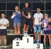  ?? ?? Le podium du 10 km messieurs.