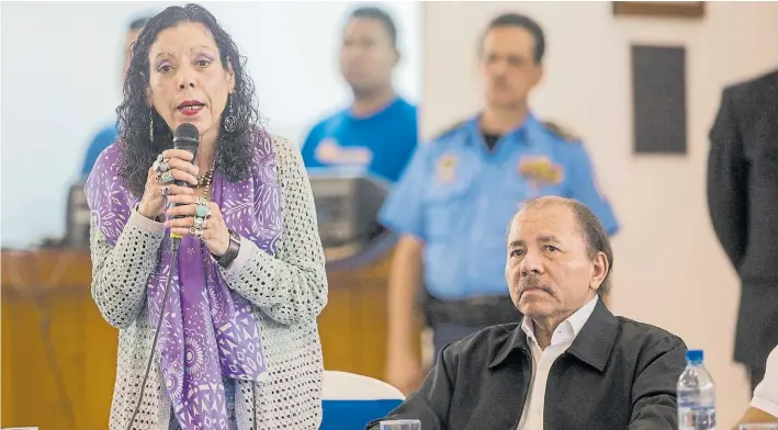  ?? EFE ?? El poder real. La pareja presidenci­al, con la vice y esposa de Daniel Ortega, Rosario Murillo, tomando la palabra en los frustrados diálogos del año pasado con la oposición.