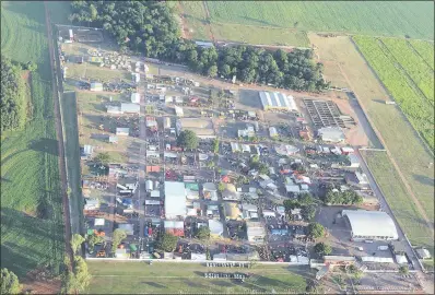  ??  ?? Vista aérea del campo ferial de la Expo Canindeyú, inaugurada ayer en La Paloma del Espíritu Santo.
