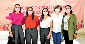  ?? /FCO. JAVIER SOLIS ?? En conjunto con la dirigencia estatal de la Red Jóvenes X México Durango, se realizó la charla emprendida por distinguid­as militantes del PRI.