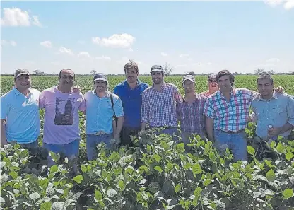  ??  ?? El equipo. Los recursos humanos son un pilar clave de esta empresa que trabaja solo en campo alquilado.